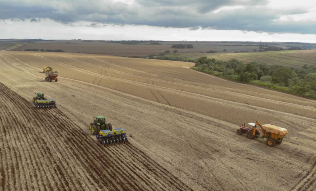 Chuvas no Maranhão e no Rio Grande do Sul seguram a colheita de soja na reta final da safra 2025/26