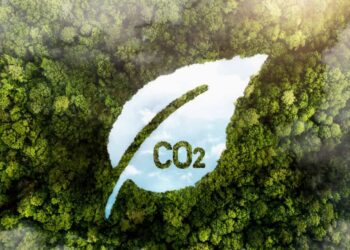 Brasil desenvolve sistema que captura 95% do CO₂ e transforma etanol em combustível do futuro